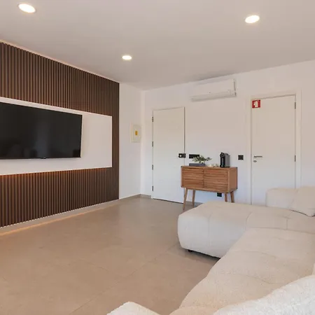 Appartamento Em - Com Piscina *