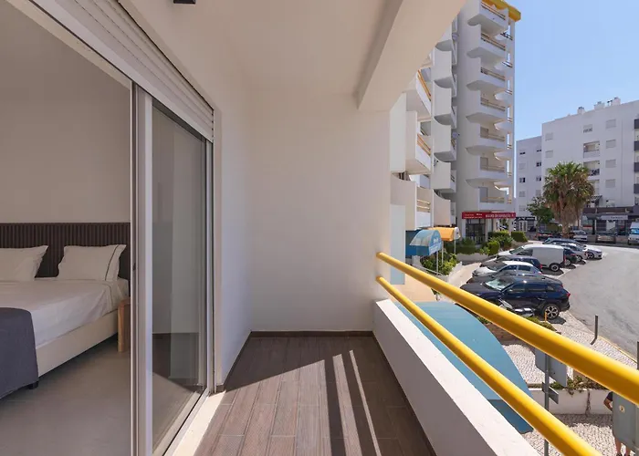 Em - Com Piscina * Albufeira