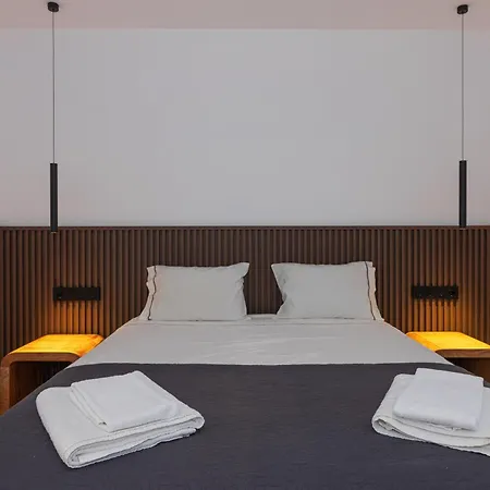 Em - Com Piscina شقة *